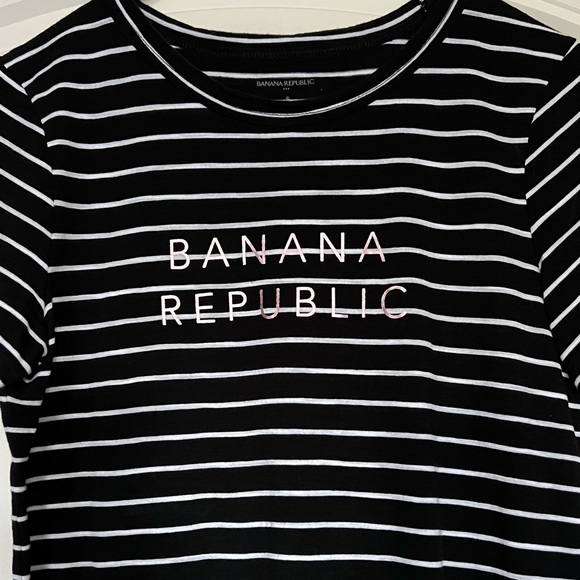 NWOT - Banana Republic T-shirt - Size Small - Picture 4 of 4